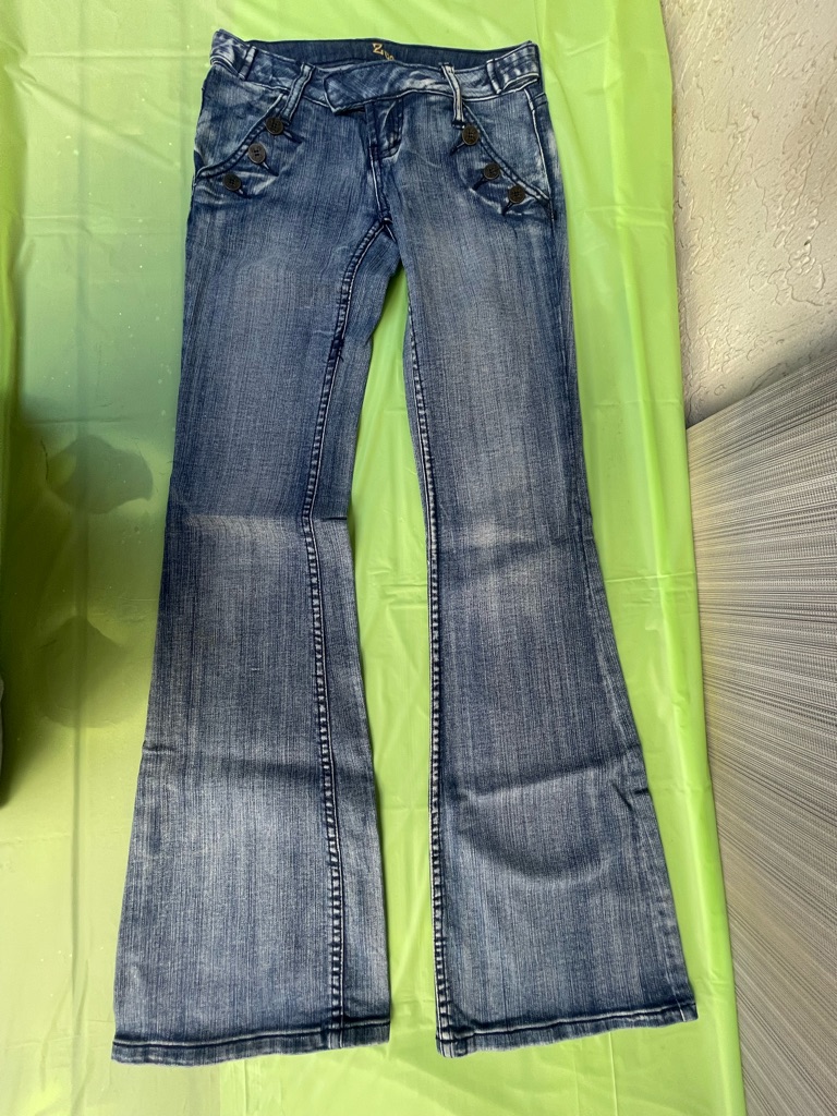 Low Rise Z Co Flare Jeans Size 0 Juniors